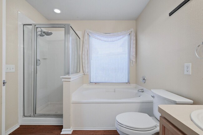 Building Photo - ***APPLICATION CURRENTLY UNDER REVIEW***Well-Maintained One-Story in Woodthorn Subdivision