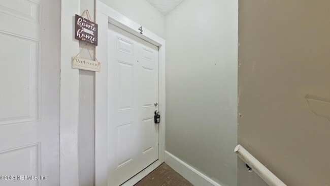 Building Photo - 2920 Dellwood Ave