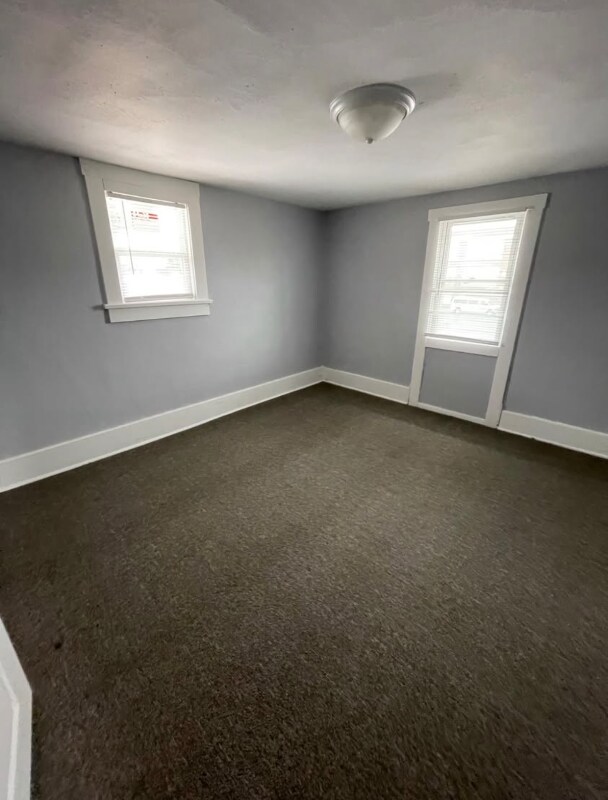 Building Photo - 127 Ash Ave