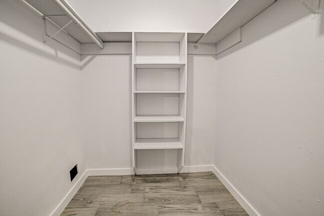 Building Photo - 3918 Cypressdale Dr