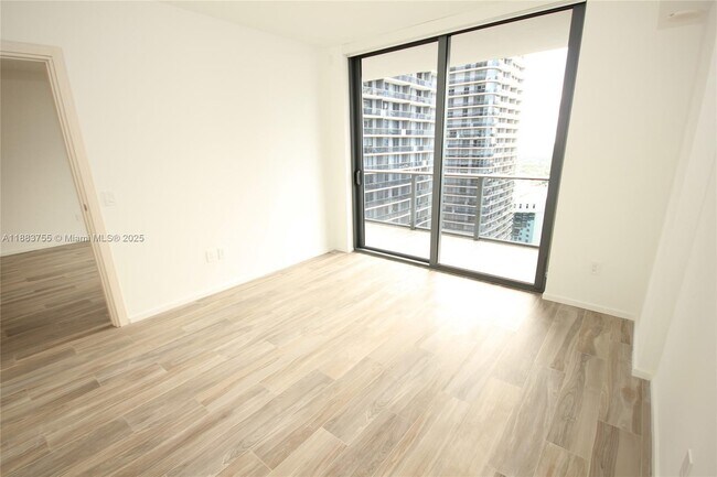 Building Photo - 801 S Miami Ave