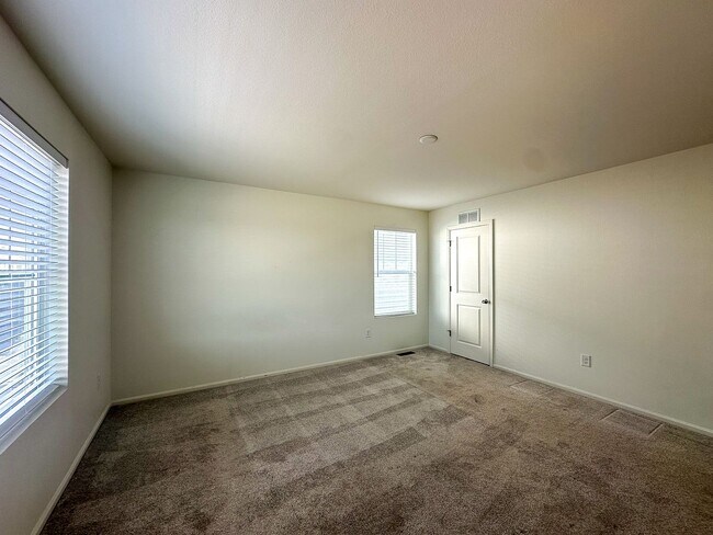 Building Photo - Painted Prairie 3bd 2.5ba paired house by DIA!