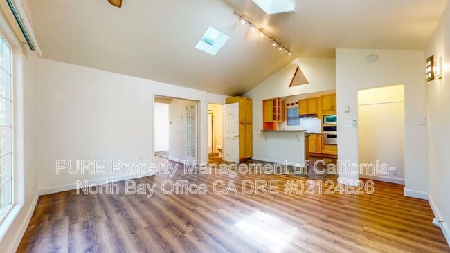 Building Photo - 17475 Summit Ave