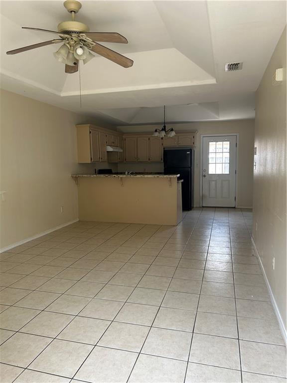 Building Photo - 14 Bracey