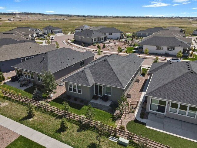 Building Photo - Single Family w/ Elegance
