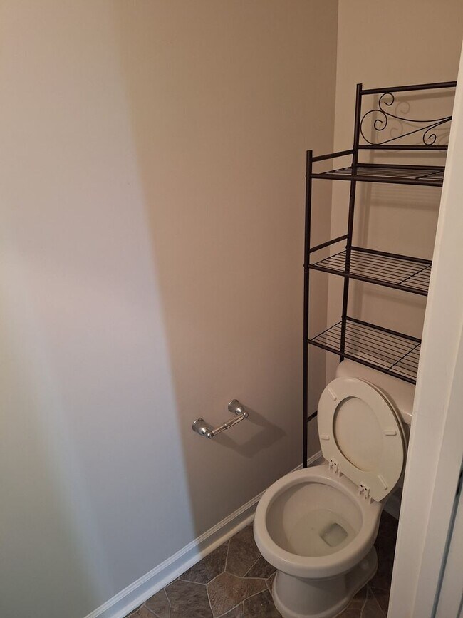 Building Photo - Wonderful Two Story Four Bedroom Home in Northeast Columbia!