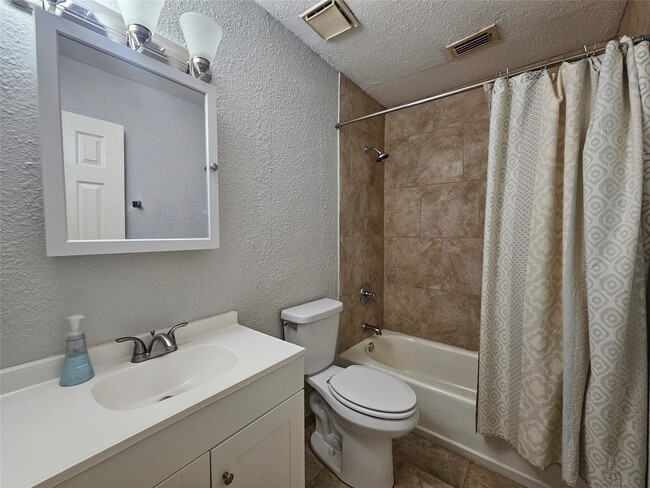 Building Photo - 3618 Curry Ln