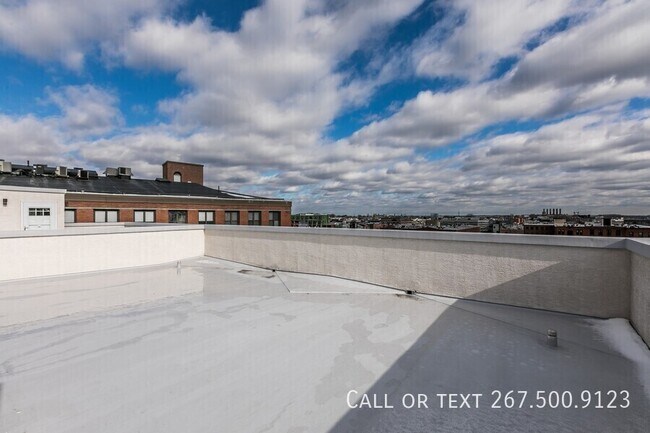 Building Photo - 330 Cambridge St