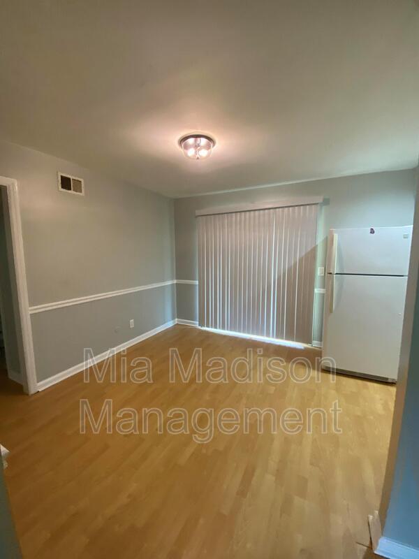 Building Photo - 12 Sheridan Dr