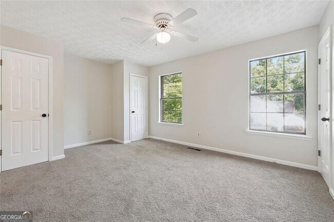 Building Photo - 1070 Travelers Trail