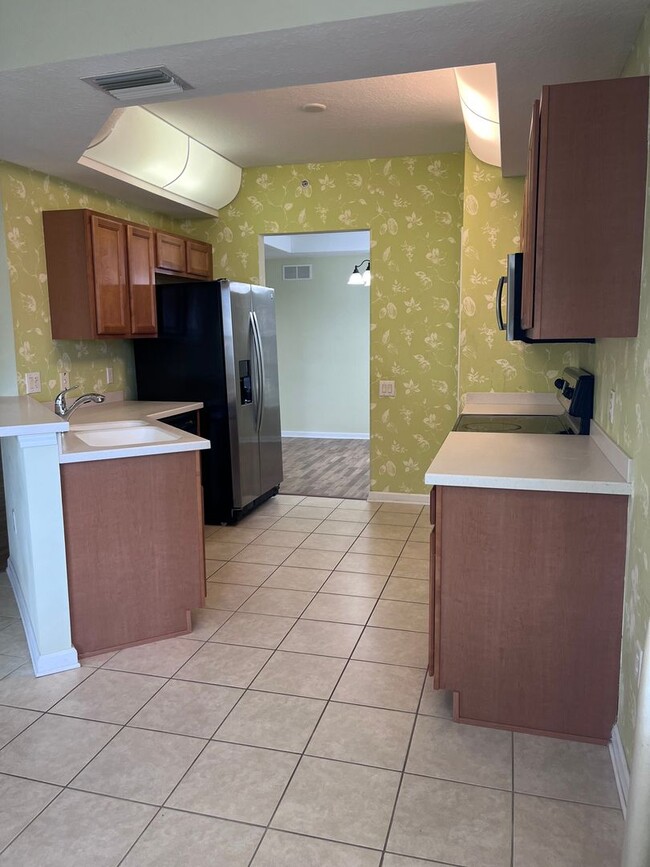 Building Photo - Welcome to the pinnacle of modern living – a dazzling 2-bedroom, 2-bathroom + Den sanctuary for r...