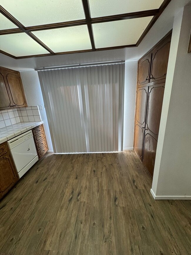 Building Photo - 3951