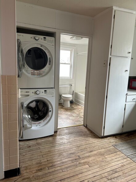 Building Photo - 49 Prospect St