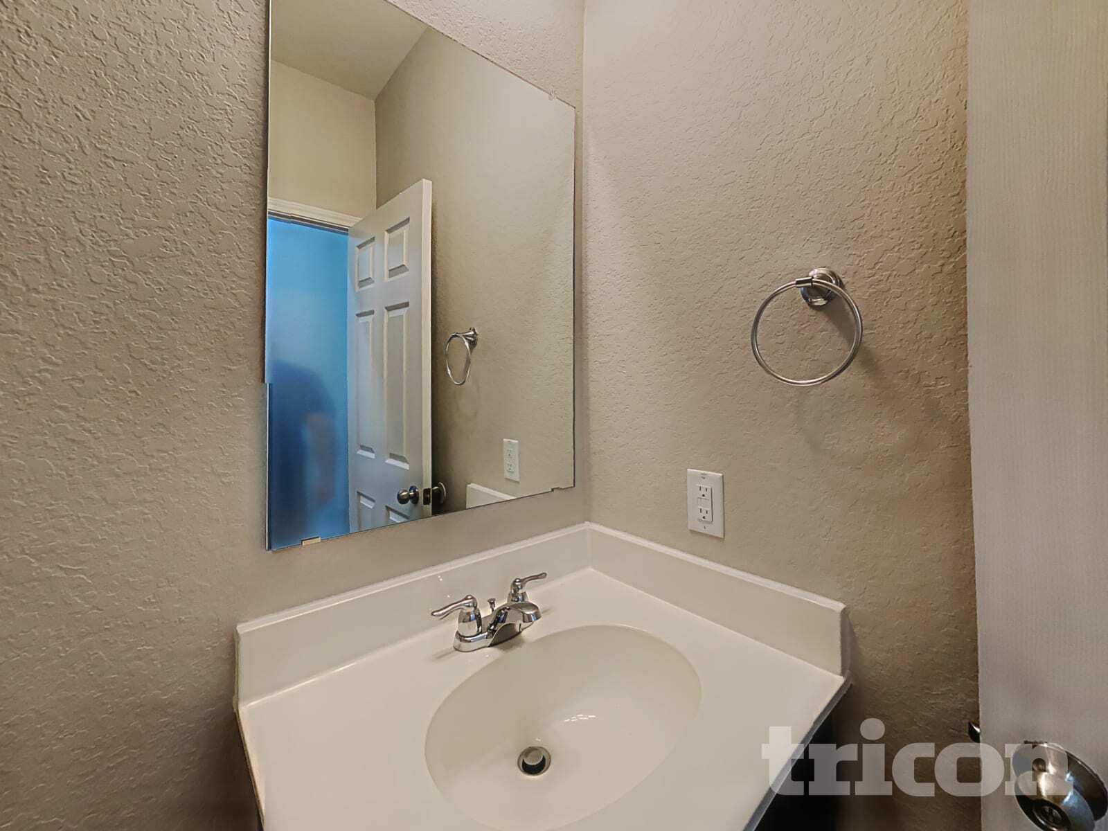 Building Photo - 221 Texas Thistle