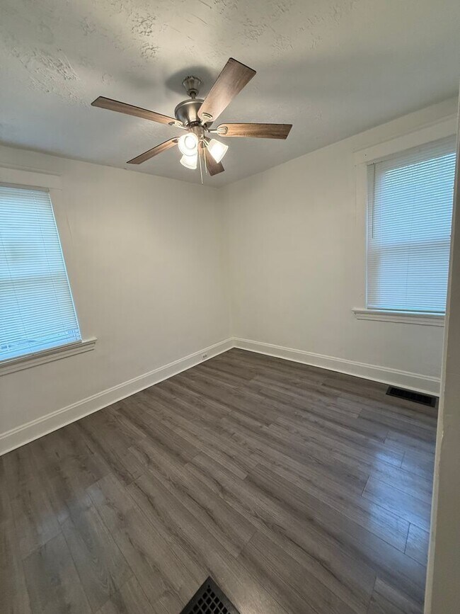 Building Photo - 809 S Fred Shuttlesworth Cir