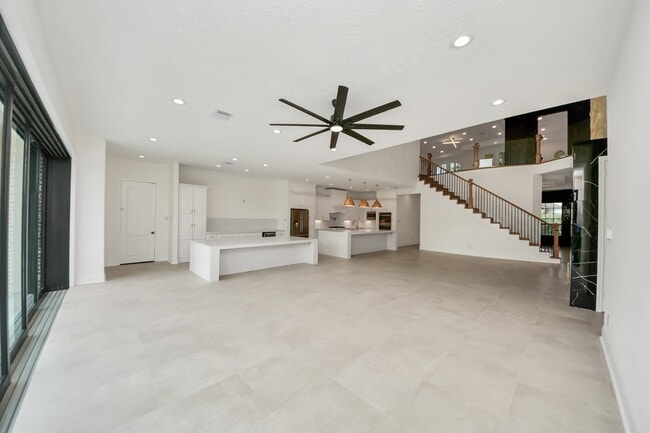 Building Photo - 23514 Bellina Dr