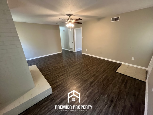 Building Photo - NEWLY RENOVATED 3BR/2BA in Easthaven | Modern Fireplace & Formal Dining