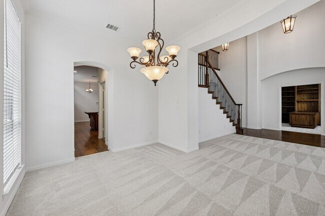 Building Photo - 11295 Apple Valley Dr