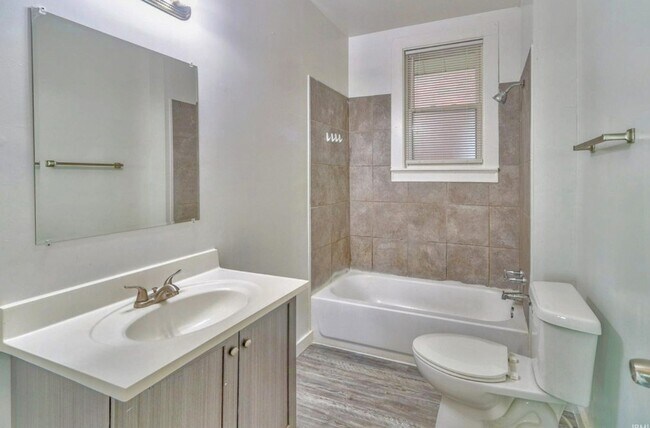 Building Photo - 1263 Washington Ave