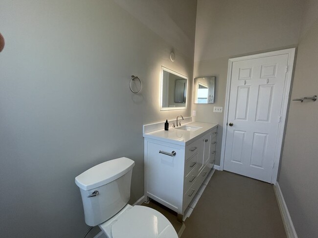 Building Photo - 813 Belville Blvd