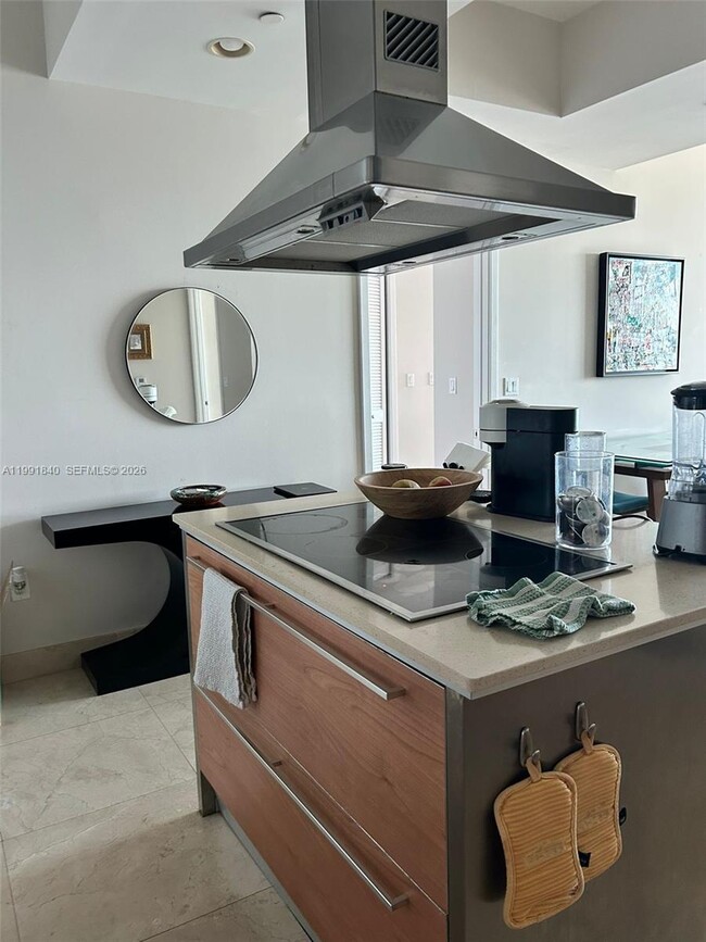 Building Photo - 218 SE 14th St