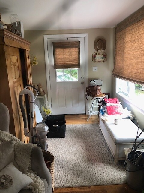 Building Photo - 243 Shore Dr