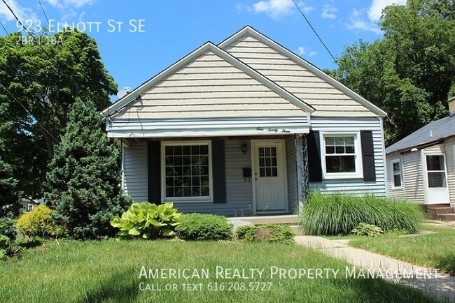 Primary Photo - 923 Elliott St SE