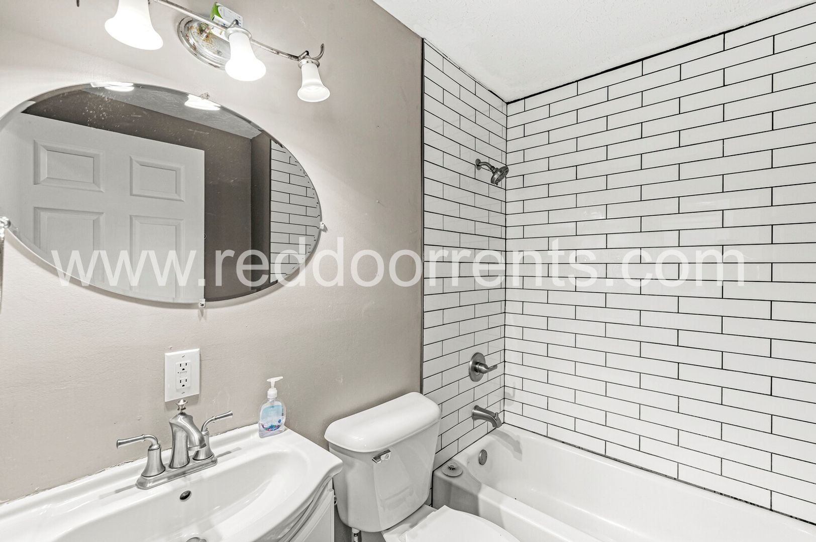 Building Photo - 2037 Bellefontaine St