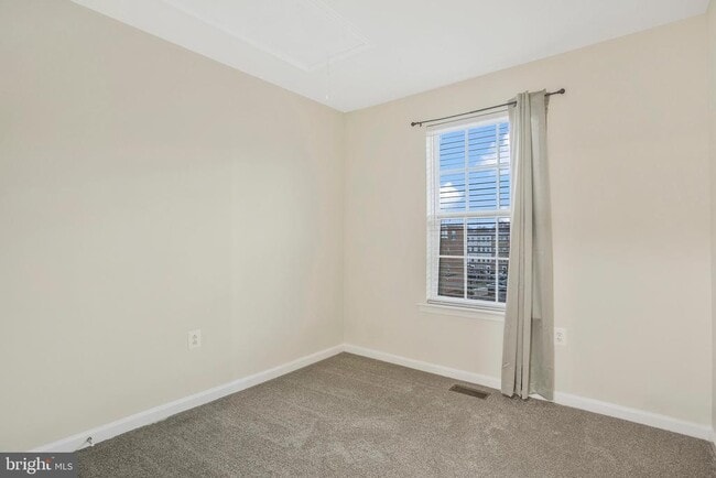 Building Photo - 1612 Fernwood Dr
