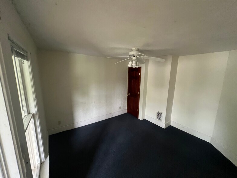 Building Photo - 1205 Mississippi St