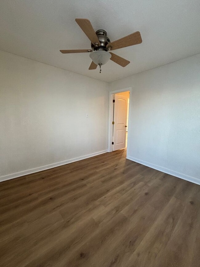 Building Photo - Cozy Lakefront Home w/Private Dock