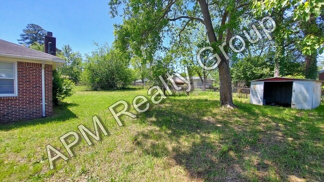 Building Photo - 1615 S Beltline Blvd