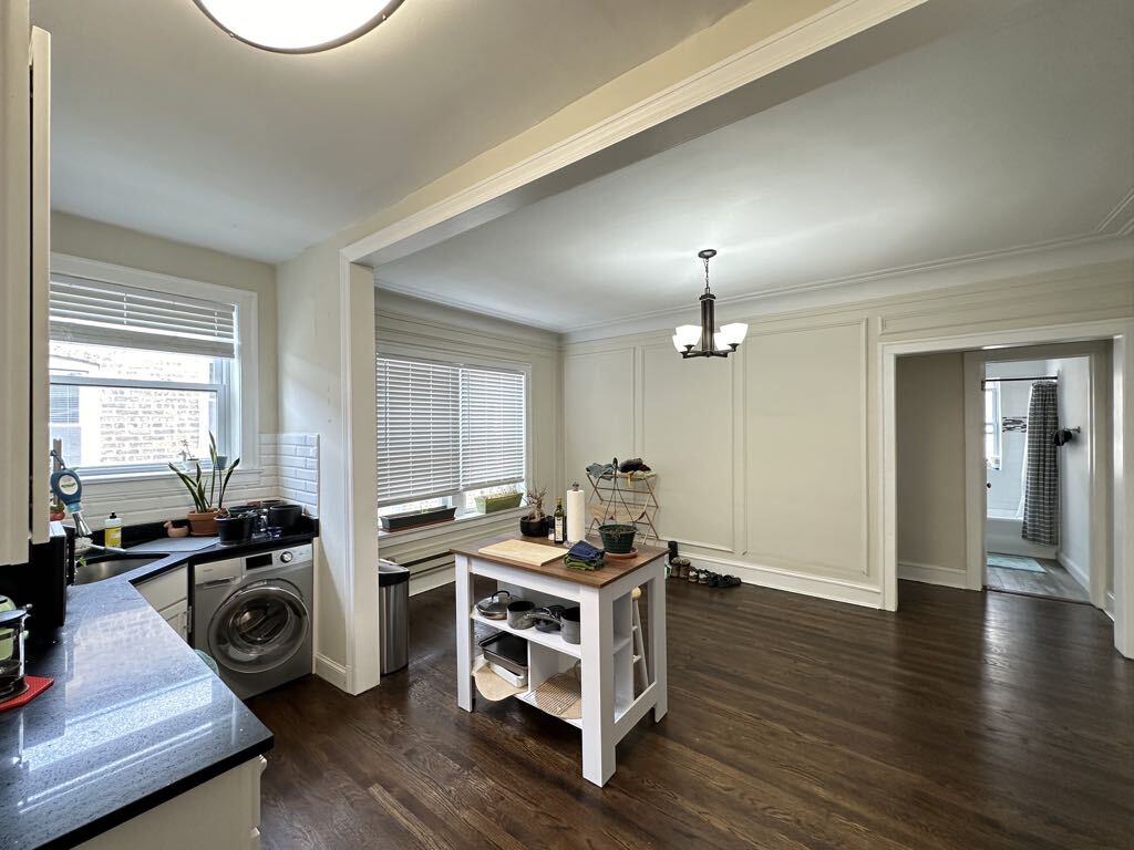 Building Photo - 327 Kedzie St