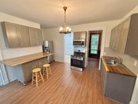Building Photo - HUGE 6bd / 3ba House | Penfield Schools | 2nd floor Laundry hooks | Master Suite