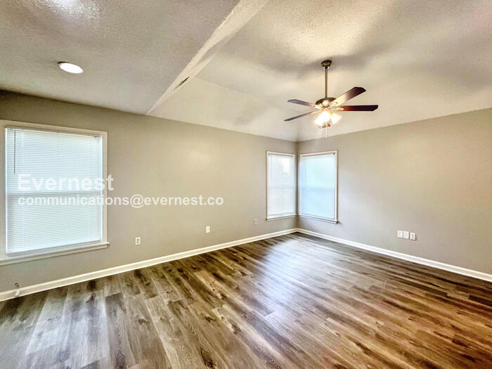 Building Photo - 4304 Ash Creek Cove