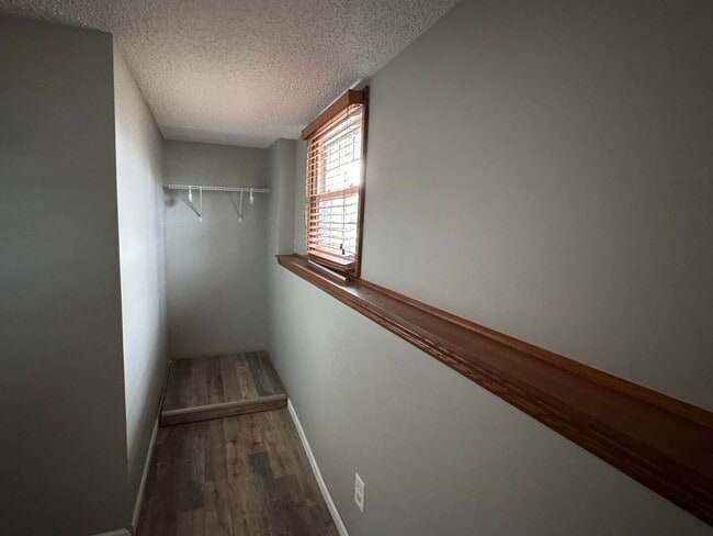 Building Photo - 4611 Scott St