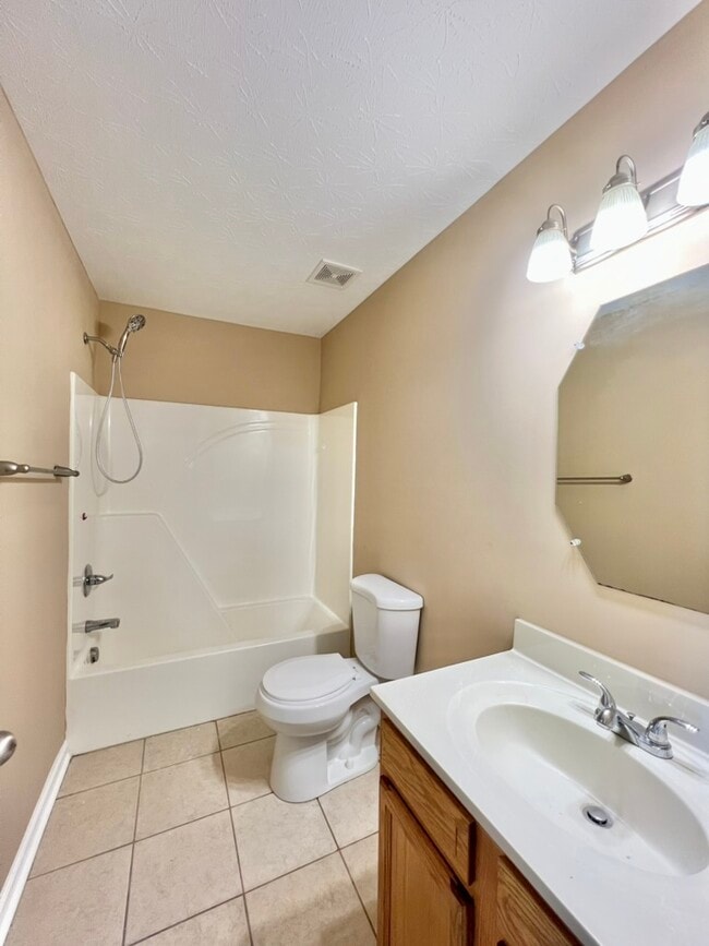 Building Photo - 110 Grinder Ct