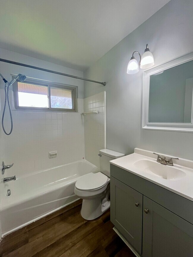 Building Photo - 765 N Macomb St