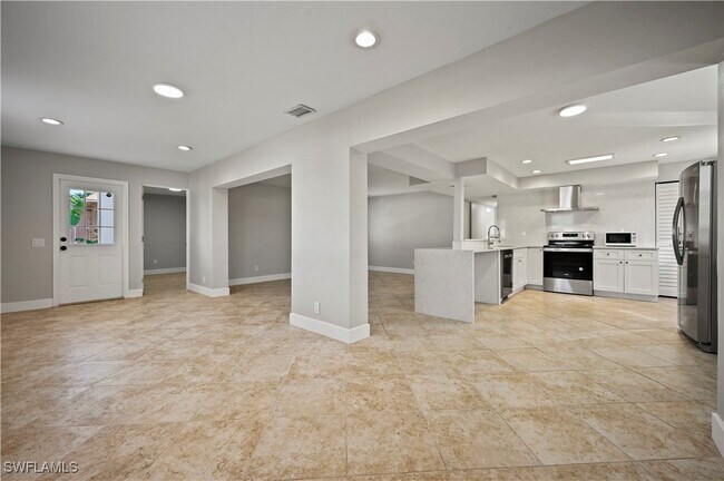 Building Photo - 3 Kings Rd