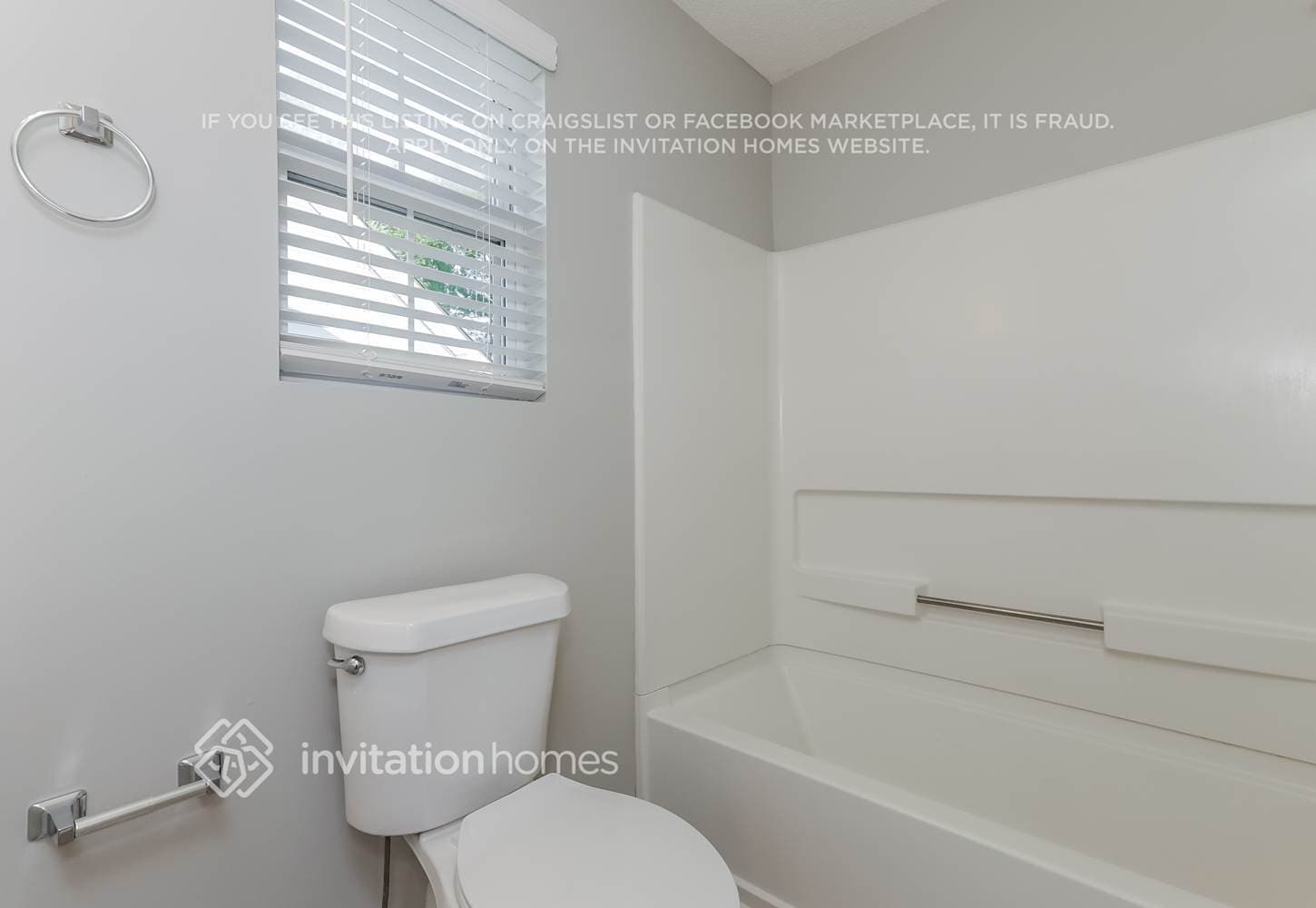 Building Photo - 1722 Graywood Dr SE