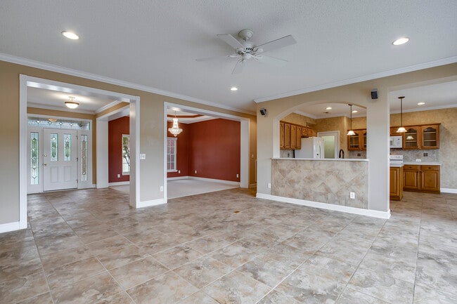 Building Photo - 211 Todaly Cir