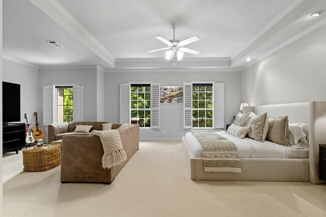 Building Photo - 1044 Memorial Village Dr