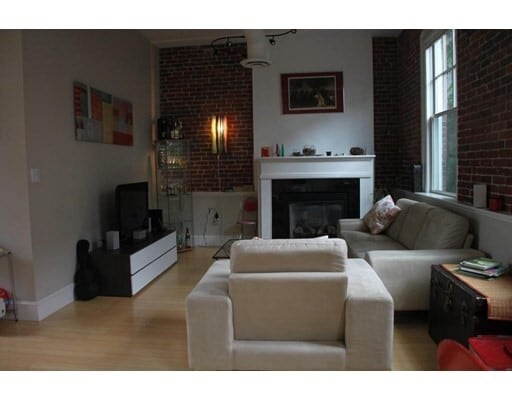 Building Photo - 48 Inman St