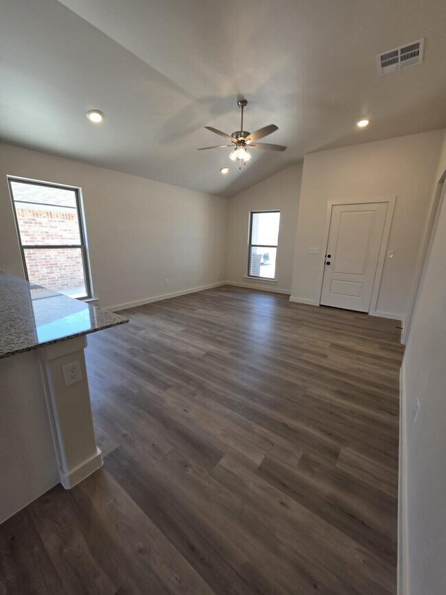 Building Photo - 908 Gold Rush Ave