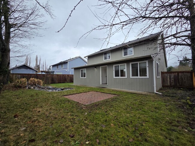 Building Photo - Beautifully updated home!