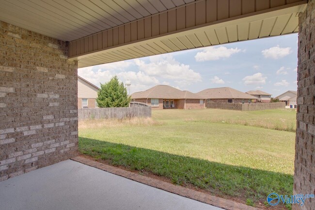 Building Photo - 103 Fields Pond Dr