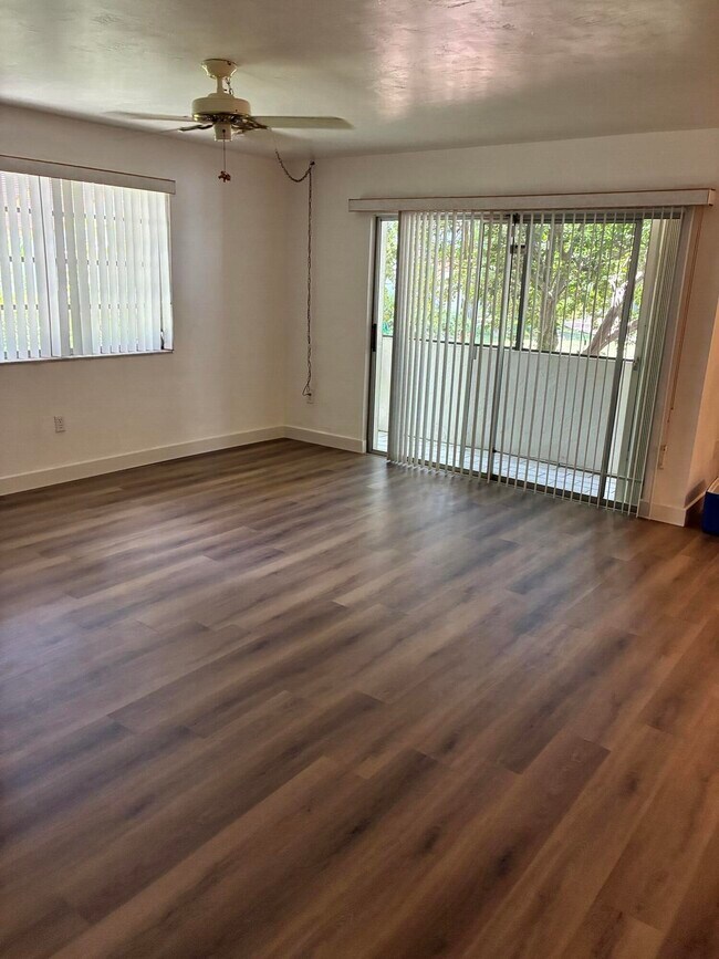 Building Photo - 9302 SW 77th Ave