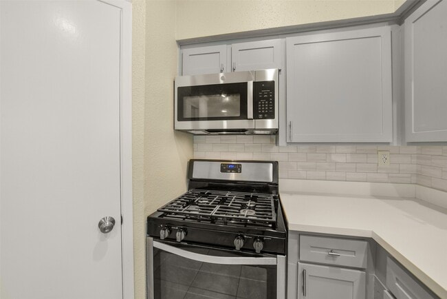 Building Photo - 21211 Park Mt Dr