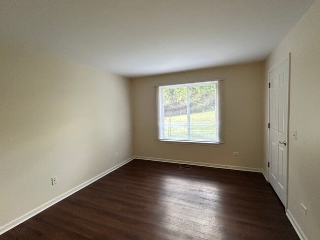 Building Photo - 2300 Woodside Dr