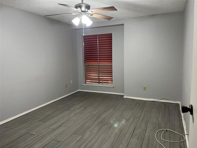 Building Photo - 7600 Emmett F Lowry Expy
